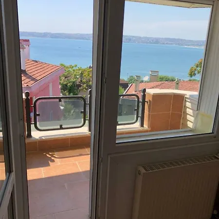 Deniz Manzarali 4 Katli Villa. *