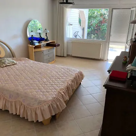 Deniz Manzarali 4 Katli Villa.